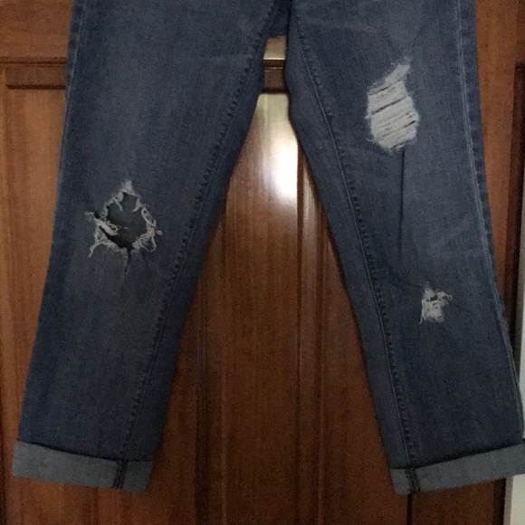 Distressed Jeans - Picture 5 of 7